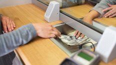 depositos en dolares de privados cayeron casi 20% en septiembre depositos en dolares de privados cayeron casi 20% en septiembre