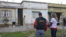 Pisó y tocó. Una huella de zapatilla y una dactilar ubican al menor en la vivienda de calle Ameghino 59. Pisó y tocó. Una huella de zapatilla y una dactilar ubican al menor en la vivienda de calle Ameghino 59.