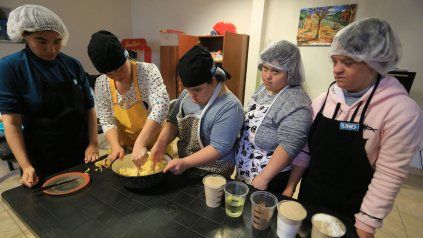 Cupcakes de banana y algarroba, una especialidad de las chicas de Aspasid Cupcakes de banana y algarroba, una especialidad de las chicas de Aspasid