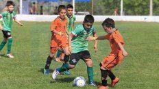 Sin parar. Los encuentros comenzaron temprano y se desarrollaron a lo largo del día en cinco canchas armadas para el certamen regional. Sin parar. Los encuentros comenzaron temprano y se desarrollaron a lo largo del día en cinco canchas armadas para el certamen regional.
