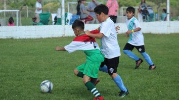 A jugar. Será la última jornada del certamen regional de fútbol Infantil. Todo será hasta esta tarde. A jugar. Será la última jornada del certamen regional de fútbol Infantil. Todo será hasta esta tarde.