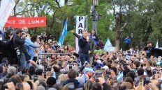Macri brinda un discurso anunciando que vamos a poder. Macri brinda un discurso anunciando que vamos a poder.