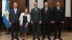 Lorenzetti ( a la izquierda), Maqueda y Rosatti ( a la derecha) tomaron la decisión. Lorenzetti ( a la izquierda), Maqueda y Rosatti ( a la derecha) tomaron la decisión.