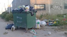 En la zona sudeste, calle Caputto los contenedores no dan abasto. En la zona sudeste, calle Caputto los contenedores no dan abasto.