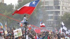 Colmada. La Plaza Italia en Santiago lució repleta de ciudadanos que quieren cambios profundos. Colmada. La Plaza Italia en Santiago lució repleta de ciudadanos que quieren cambios profundos.