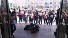 vecinos protestaron frente a tribunales por la falta de servicios vecinos protestaron frente a tribunales por la falta de servicios