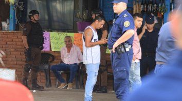 desalojo: con una cuota de drama se aplico la ley desalojo: con una cuota de drama se aplico la ley