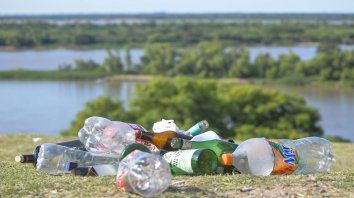 La basura se acumuló en El Mirador durante el fin de semana largo. La basura se acumuló en El Mirador durante el fin de semana largo.
