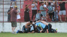 Los jugadores del Mondonguero festejan el cetro local. Los jugadores del Mondonguero festejan el cetro local.