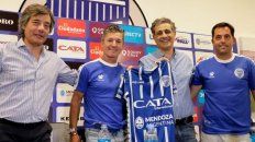 El DT santafesino en la presentación de su nuevo equipo. El DT santafesino en la presentación de su nuevo equipo.