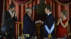 fernandez entrego los atributos al gobernador fernandez entrego los atributos al gobernador