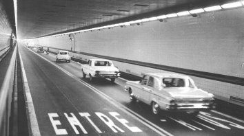 con mucha pena y casi nada de gloria pasaron los 50 anos del tunel con mucha pena y casi nada de gloria pasaron los 50 anos del tunel