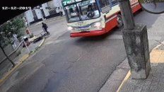 motociclista murio en impactante choque contra un colectivo motociclista murio en impactante choque contra un colectivo