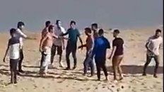 Lascano con la botella en la mano fue el que recibió más golpes. Lascano con la botella en la mano fue el que recibió más golpes.