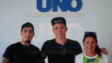 Los triatletas entrerrianos contaron sus respectivas experiencias de lo que fue la actividad en suelo santafesino. Falcón fue octavo, Gatica tercero y Alarcón primera. Los triatletas entrerrianos contaron sus respectivas experiencias de lo que fue la actividad en suelo santafesino. Falcón fue octavo, Gatica tercero y Alarcón primera.