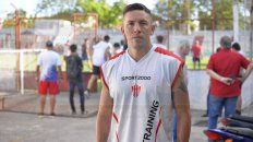 Sensaciones. Albornoz con la pilcha del Rojiblanco. Le he tomado cariño a Atlético Paraná, confesó el diamantino. Sensaciones. Albornoz con la pilcha del Rojiblanco. Le he tomado cariño a Atlético Paraná, confesó el diamantino.