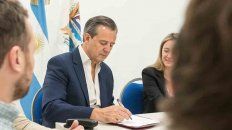 el intendente de parana congelo su salario y el de sus funcionarios el intendente de parana congelo su salario y el de sus funcionarios