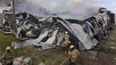 Enorme tarea de Bomberos Voluntarios de Paraná. Enorme tarea de Bomberos Voluntarios de Paraná.