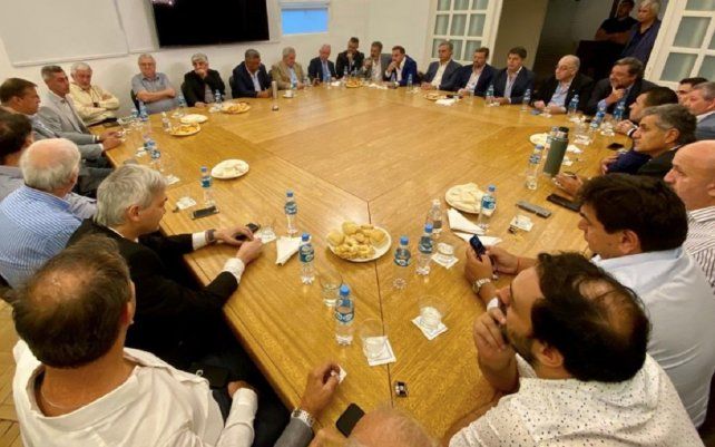 El presidente de Patronato Miguel Hollman estuvo presente en la reunión.