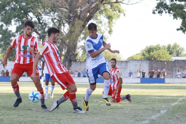 En La Floresta Paraná y Sportivo igualaron 2 a 2