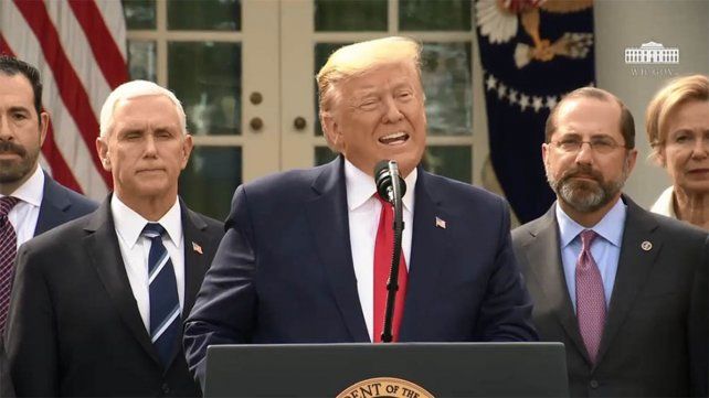 Para contener el coronavirus, Donald Trump adopta una medida pocas veces utilizada. 