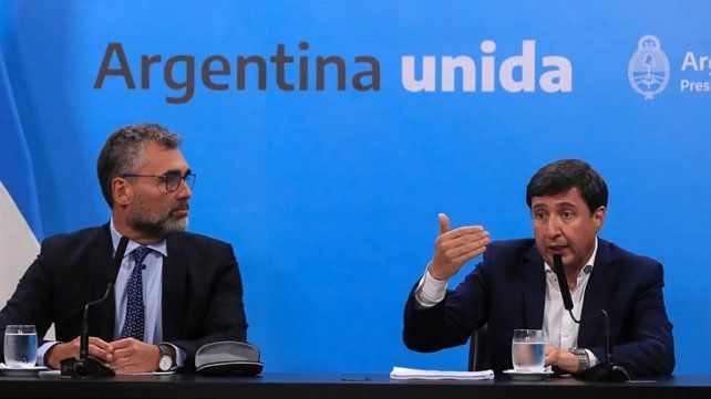 Arroyo y Vanoli anunciaron un bono y otros beneficios.