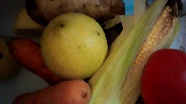 Frutas y verduras van al cajón de abajo en la heladera.