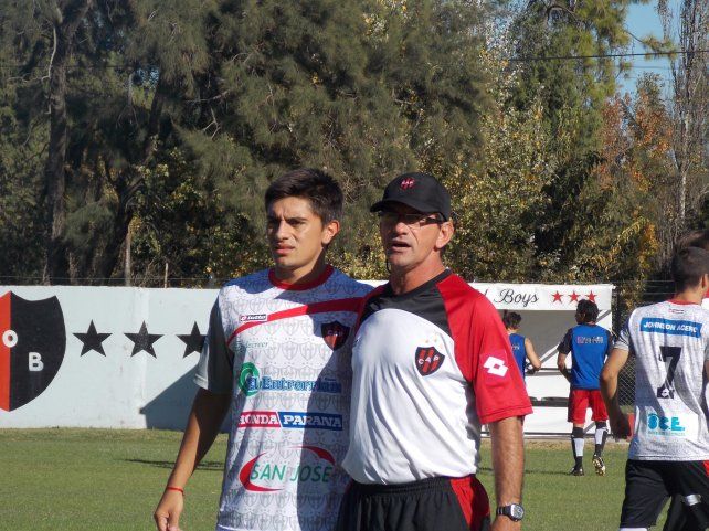 Néstor Galliussi junto a su hijo Agustín, en las inferiores de Patronato.