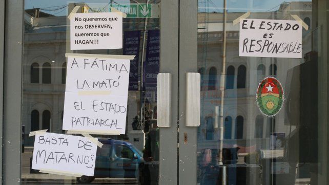 En Tribunales se concentraron para pedir explicaciones por el femicidio.