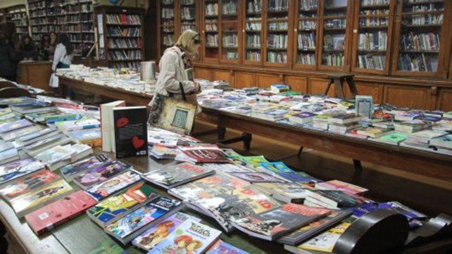 Las bibliotecas de Paraná y Gualeguaychú están comprendidas en la habilitación.