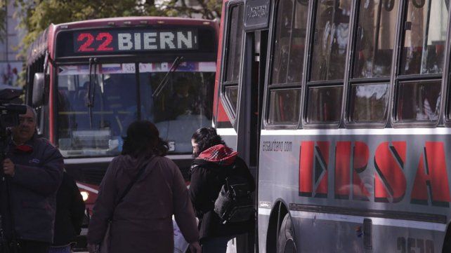Se inicia una nueva semana sin colectivos urbanos en Paraná.