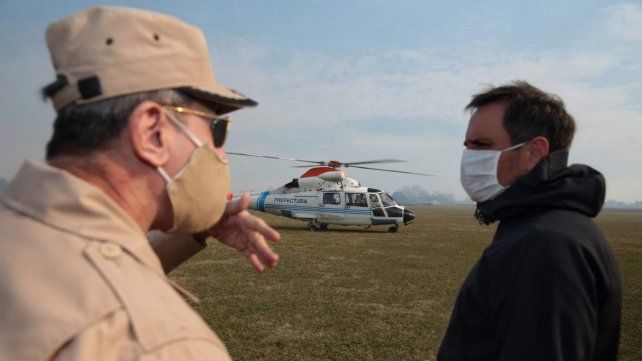 Juan Cabandié hace algunas semanas estuvo en las islas de Entre Ríos, supervisando el trabajo por la quema de pastizales. 