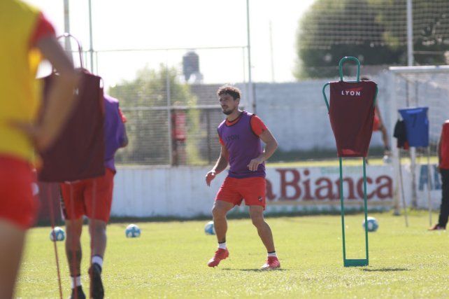 Lemos habló de la decisión política sobre la vuelta del fútbol