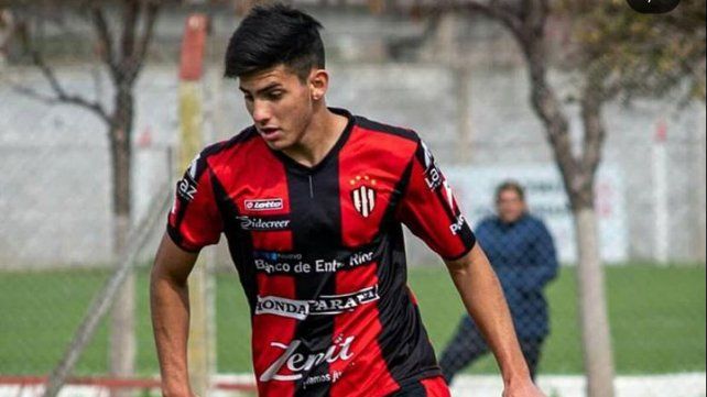 Sosa firmó su primer contrato profesional con Patronato