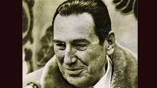 Perón murió de viejo mientras ejercía por tercera vez la primera magistratura y entornado por exponentes de lo más rancio de la derecha reaccionaria del país. 