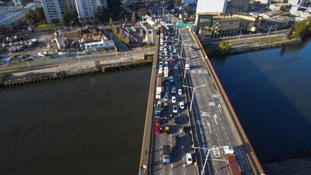 Los controles de seguridad se profundizaron en los accesos a Buenos Aires. (Foto: Télam)