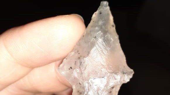 Vecinos de la ciudad de&nbsp;Larroque, en el Departamento&nbsp;Gualeguaych&uacute;, revelaron el hallazgo de por lo menos siete piedras talladas de pueblos originarios de la zona