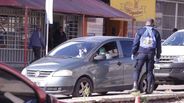 La Policía de Entre Ríos realiza controles para el cumplimiento de las medidas por la cuarentena. 