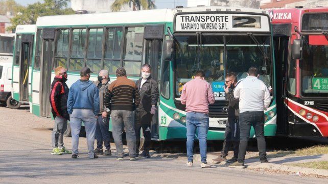 Hace un mes que no hay transporte público de colectivos en Paraná. La deuda con los afiliados a UTA se agranda. 