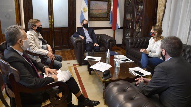 Bordet instruyó acciones para frenar los incendios.