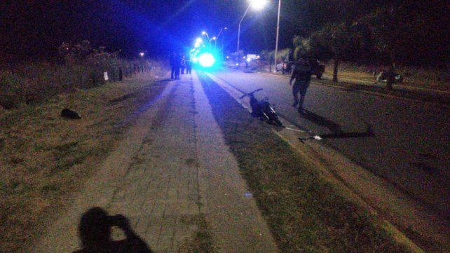 Un accidente fatal ocurrió pasadas las 22 del domingo en avenida Padre Gallay de Chajarí. Allí, un joven falleció tras perder el control de su motocicleta.