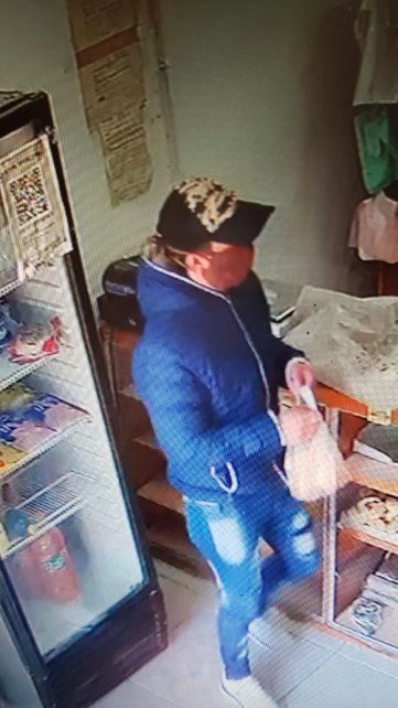 El asalto quedó registrado en las cámaras de la panadería