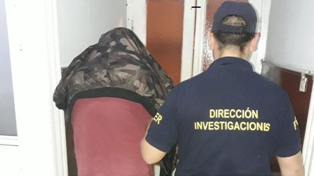 Los gritos de una mujer pidiendo ayuda en plena noche no pasaron desapercibidos para un grupo de mujeres que justo estaba frente a un edificio ubicado en calle La Paz 42 de Paraná.