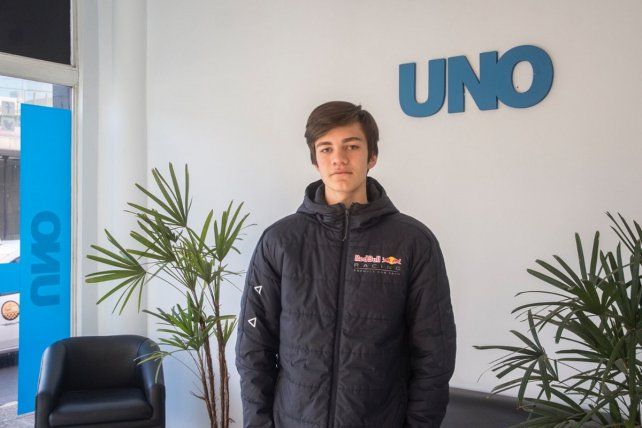 Iñaki visitó la redacción de UNO para contar su crecimiento en el automovilismo