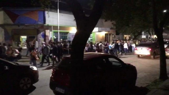Chajarí: sin protocolo estudiantes tomaron las calles para festejar su día