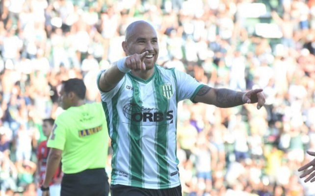 Junior Arias se suma al ataque de Patronato