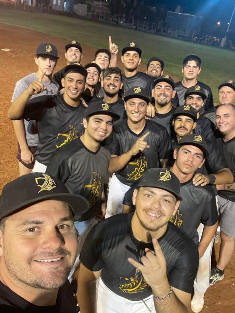 El equipo de CAE ganó el certamen de sóftbol preparatorio.