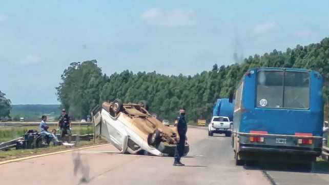 El vuelco ocurrió a la altura de Concordia.