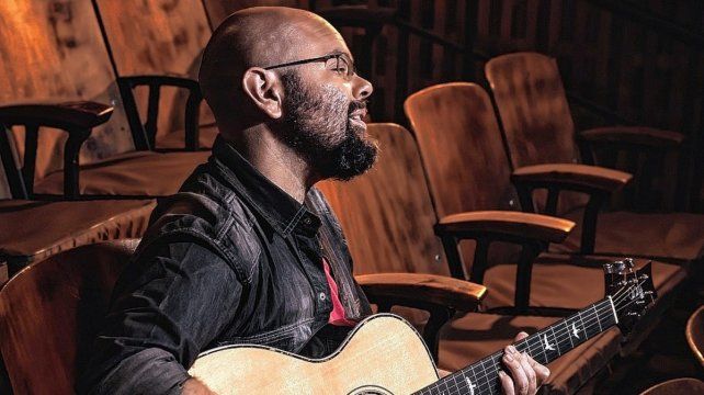 La canción surgió a partir de una idea que Yamil Isaac bocetó en el piano