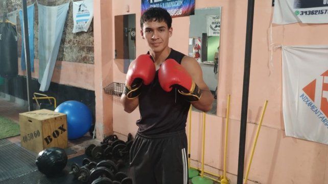 En el Club San Agustín el paranaense José Luis Suárez intentará conquistar el cinturón de la categoría Hasta 69 kilos de la Federación Entrerriana de Box. En el Club San Agustín el paranaense José Luis Suárez intentará conquistar el cinturón de la categoría Hasta 69 kilos de la Federación Entrerriana de Box.